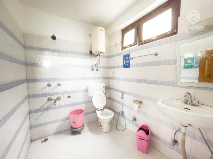 Bathroom 4, Dormigo, Kullu