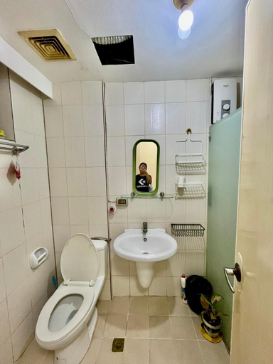 Bathroom, Studio Type Kelsey's Homestay, Davao City