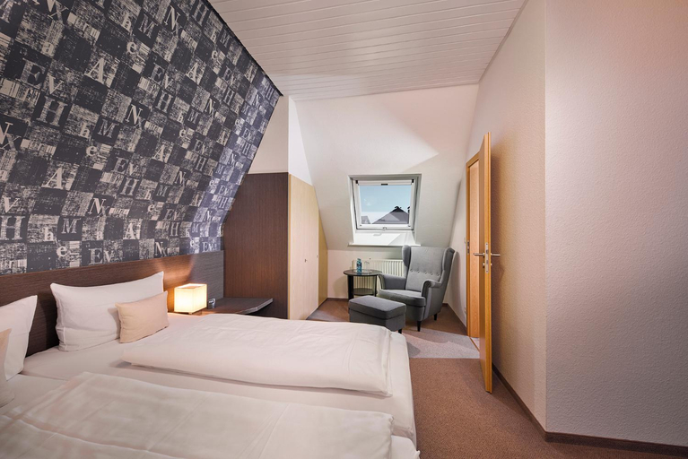 Bedroom 3, Mullers Landhotel, Hochsauerlandkreis