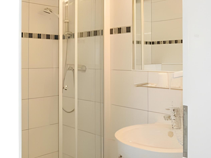 Bathroom 4, Hotel Blankenese, Hamburg