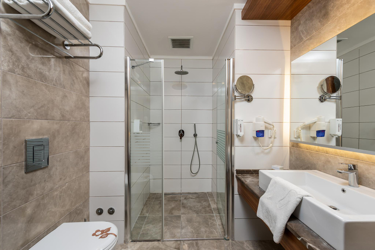 Bathroom 5, White City Resort Hotel, Alanya