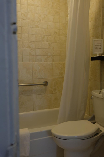 Bathroom 4, Au Petit Hotel, Communauté-Urbaine-de-Québec