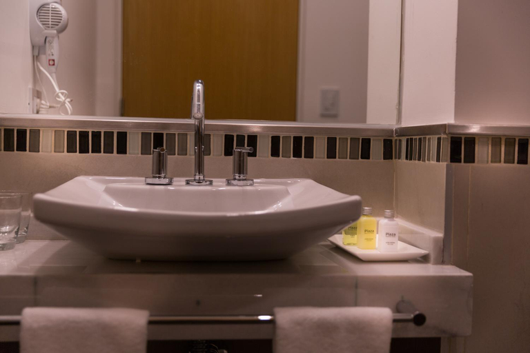 Bathroom 4, Howard Johnson Plaza by Wyndham Buenos Aires, Distrito Federal