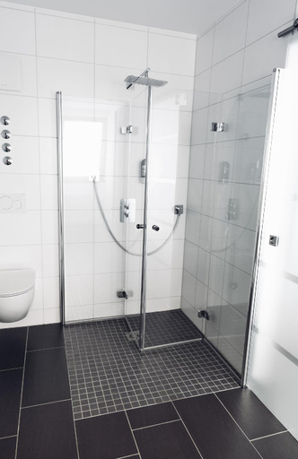 Bathroom 3, Ruhrberger Hof Hotel & Restaurant Grenzach-Wyhlen bei Basel, Lörrach