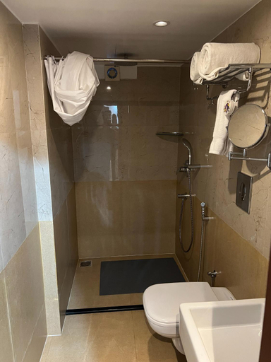 Bathroom 2, GEM CONTINENTAL, South Andaman
