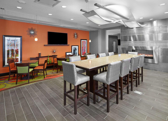 Food & Drinks 4, Hampton Inn by Hilton Calgary Airport North, Division No. 6
