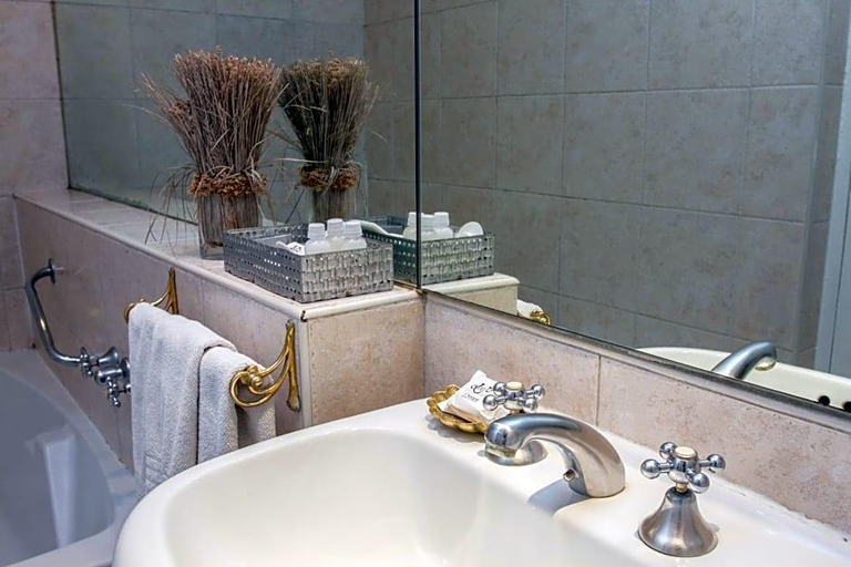 Bathroom 2, Le Cinque Lusso Hotel, Distrito Federal