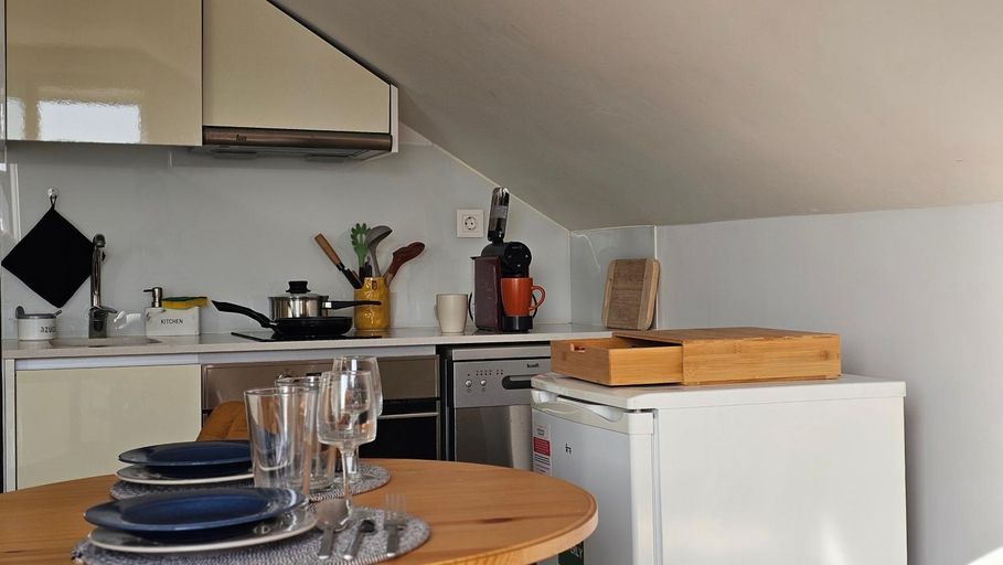 Kitchen, A Proa do Moliceiro Canal - GRAN Blue Studio, Aveiro