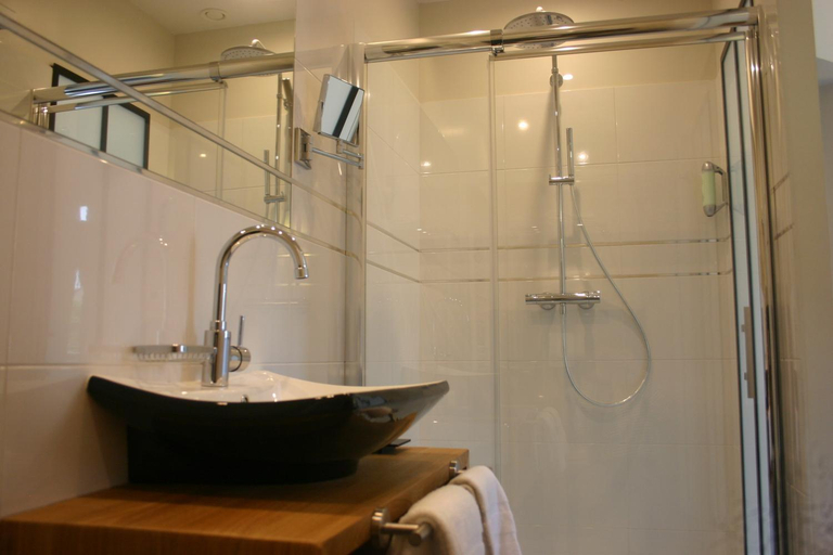 Bathroom 3, La Terrasse - Hotel Restaurant a Vezelay, Yonne