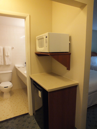 Bedroom 3, Rodeway Inn, Greater Sudbury
