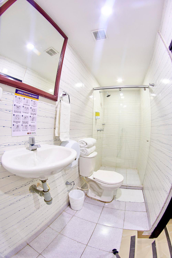 Bathroom, Hotel Colonial Internacional, Santafé de Bogotá
