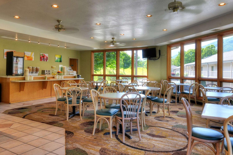Food & Drinks 4, Quality Inn Cherokee, Swain