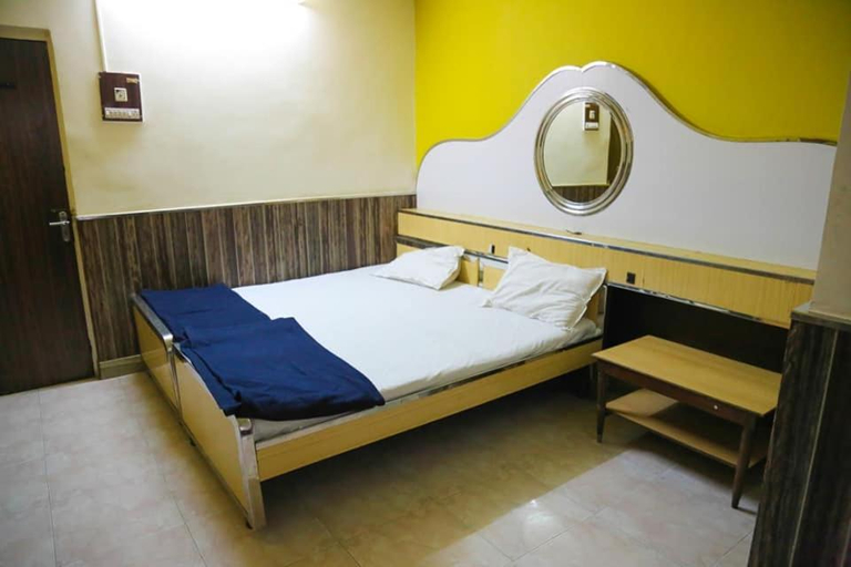 Bedroom 2, Hotel Happy Home, Mumbai City