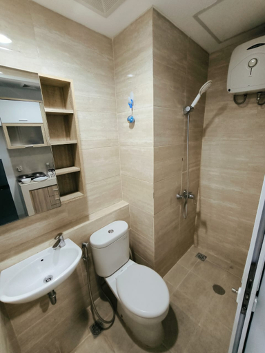 Bathroom, Springwood Serene Stay Cozy Studio, Tangerang
