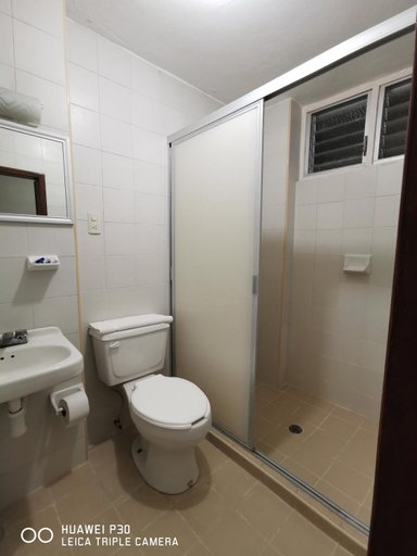 Bathroom 3, Hotel Plaza, Tuxpan