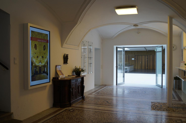 Public Area, Schloss Puchberg, Wels