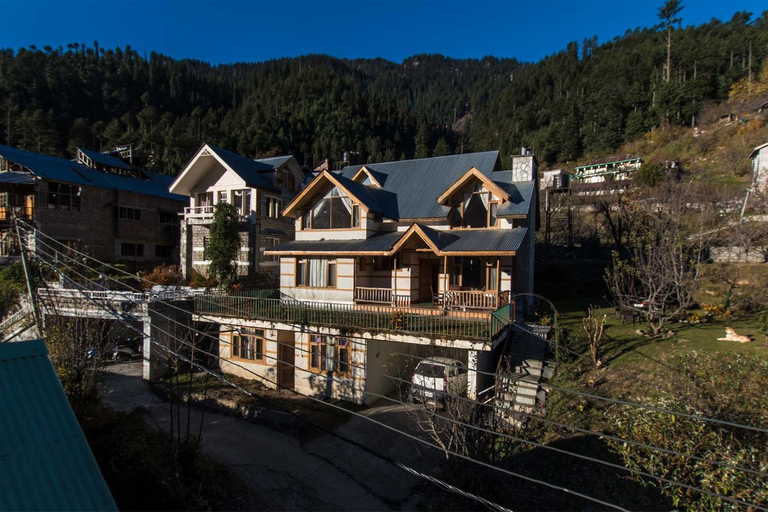 Exterior & Views
