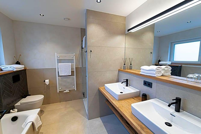 Bathroom 4, See und Sporthotel Ankum mit Lakeside Apartments, Osnabrück
