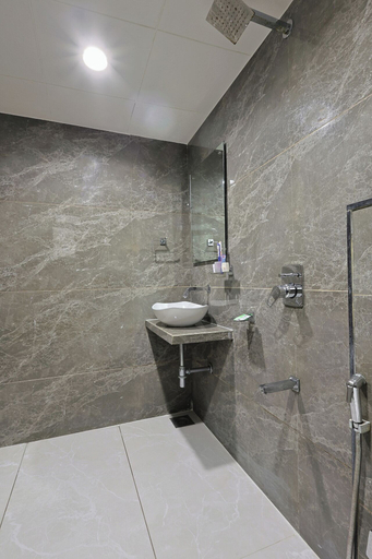 Bathroom 3, Hotel Ambassador, Vadodara