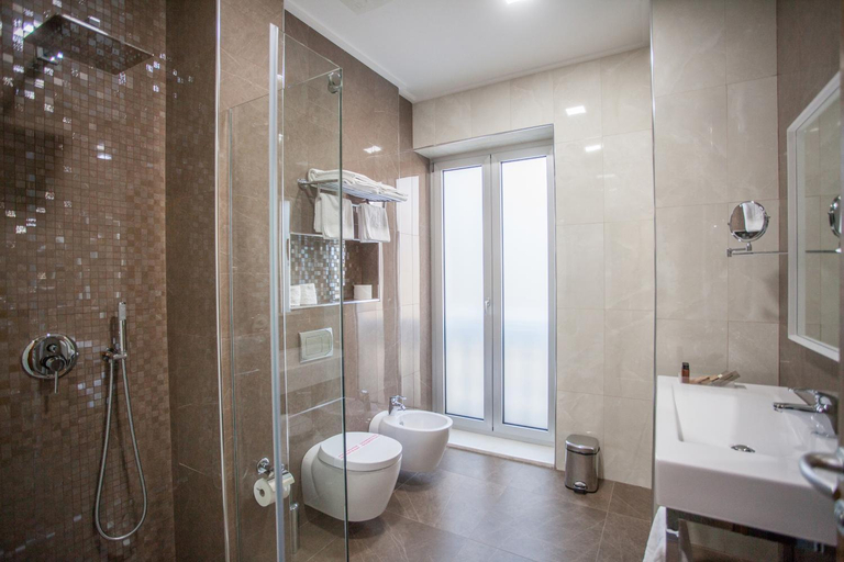 Bathroom 4, Hotel Colosseo Tirana, Tirana
