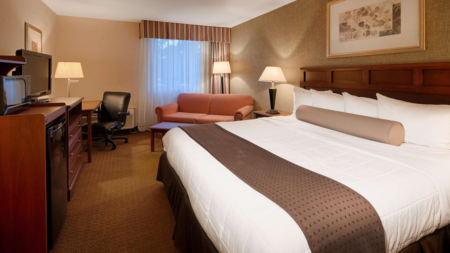 Bedroom, Baymont Inn & Suites, Washington