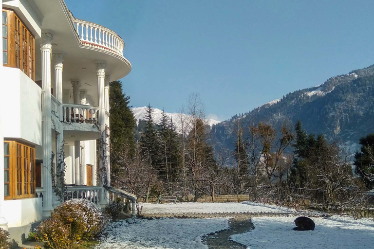 Exterior & Views