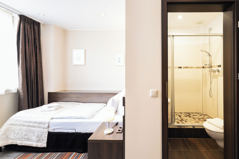 Bedroom 3, home Hotel, Wilhelmshaven