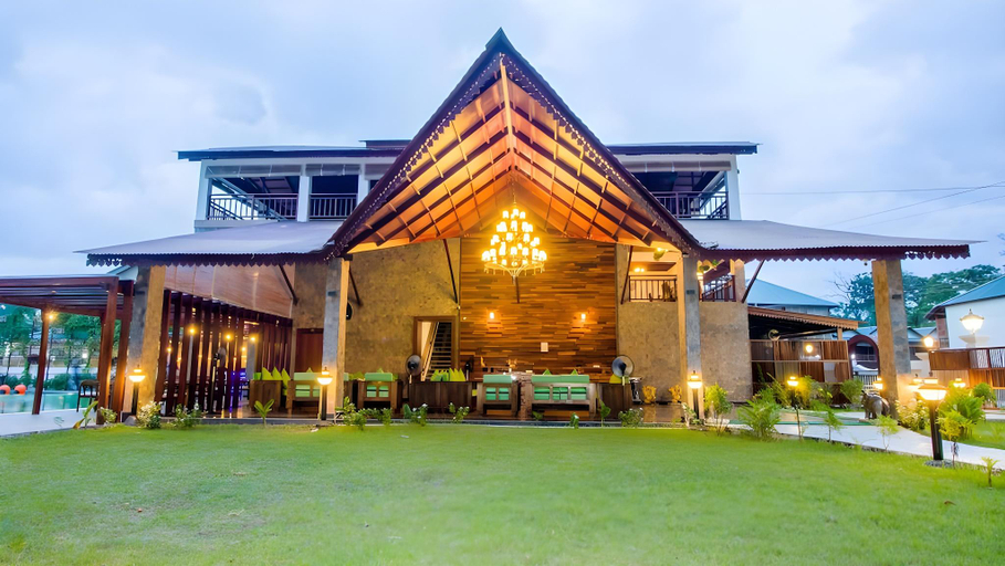 Exterior & Views