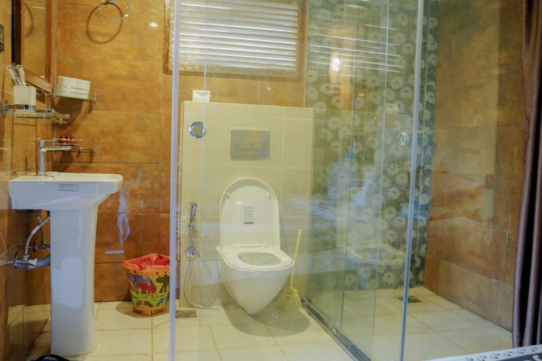 Bathroom 4, Hotel Sapana Village Lodge Chitwan, Narayani