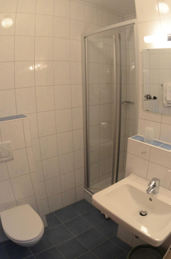 Bathroom 3, Hotel-Garni Goldener Schwan, Neustadt an der Aisch-Bad Windsheim