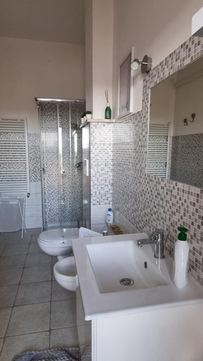 5, OLEANDRI SUITE B&B, Latina
