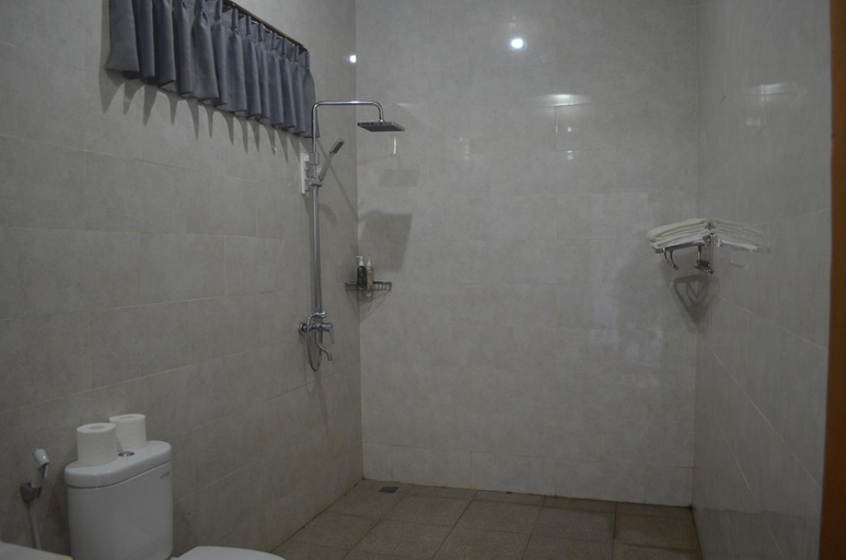 Bathroom 3, Lembongan Lux Villas, Klungkung
