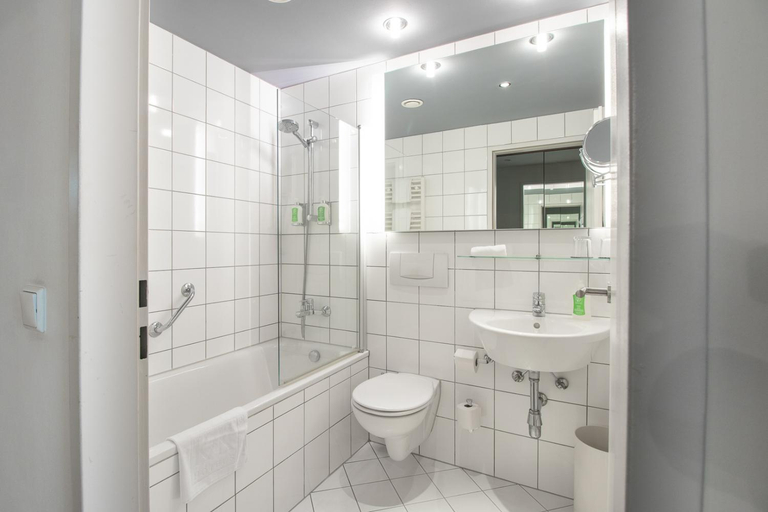 Bathroom 4, K+K Hotel Fenix, Praha 1