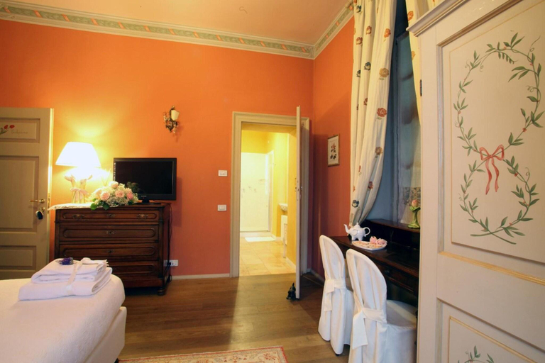 Bedroom 2, Villa Valentina, Varese