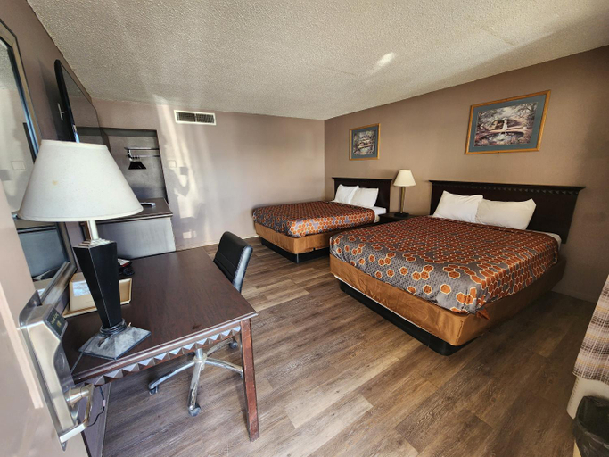 Bedroom 4, Satellite Inn, Otero