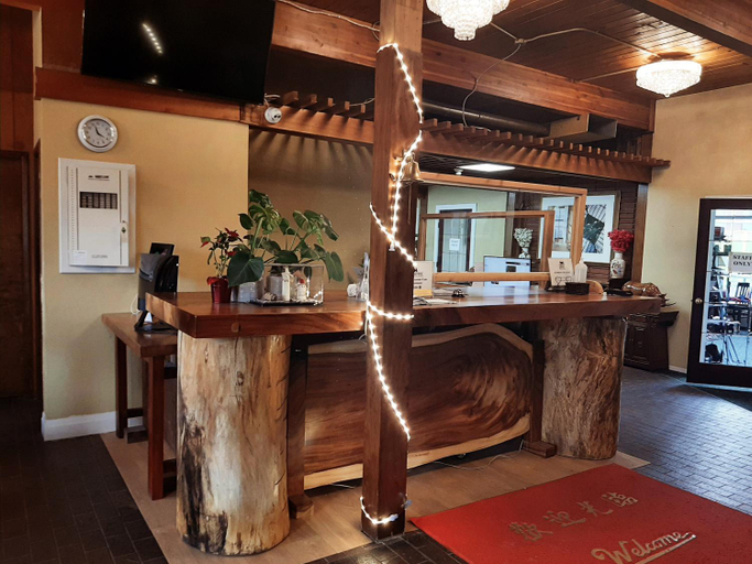 Public Area 4, Grizz Hotel, Columbia-Shuswap