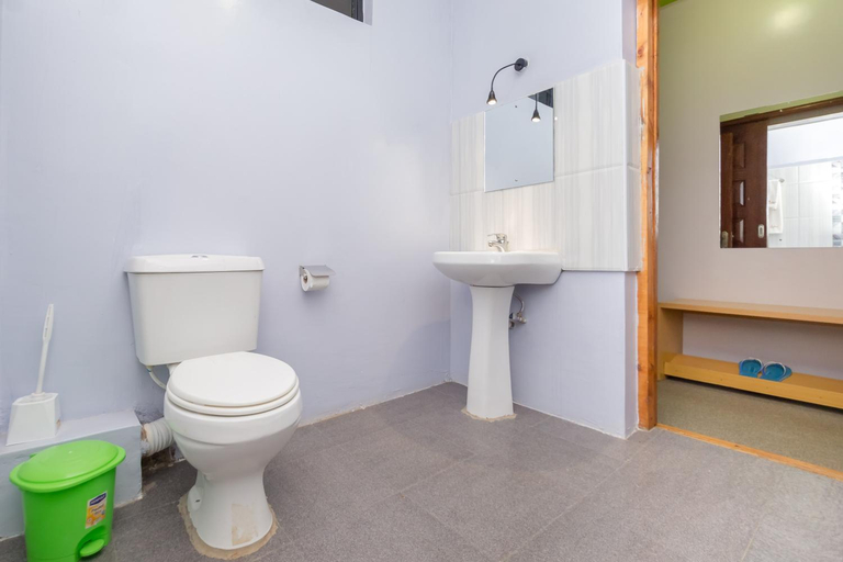Bathroom 4, Maple inn Hotel, Roysambu
