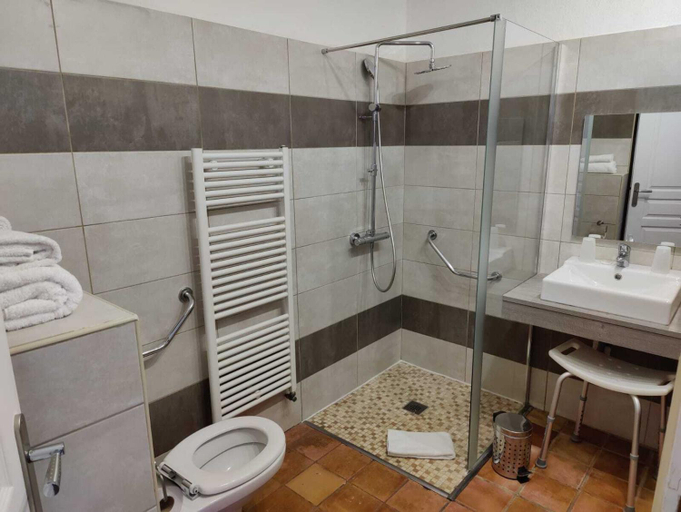 Bathroom 2, Le Mas des Laurels, Drôme