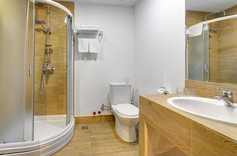 Bathroom, Hotel Mevora, Tbilisi