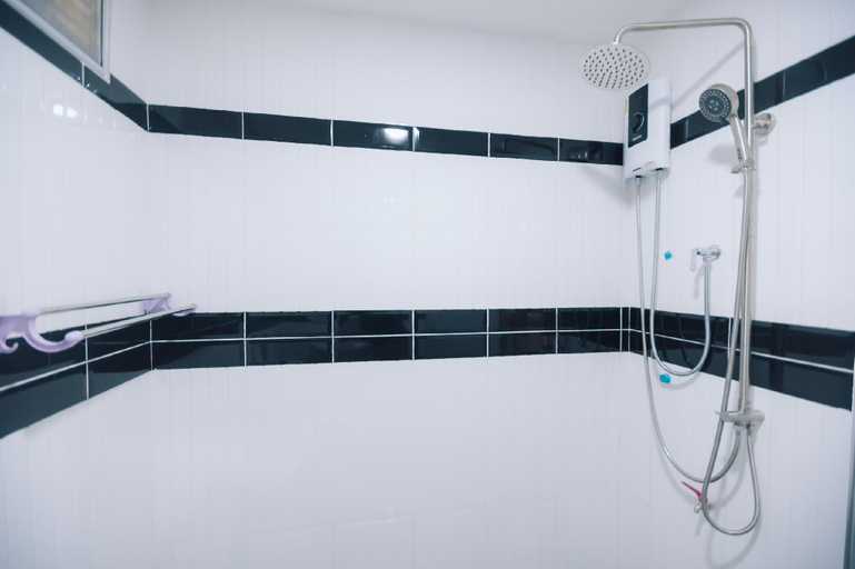 Bathroom 3, Paradise Found 4BR Villa,Fits 22 PAX, 6-Min to Lee Garden, Hat Yai