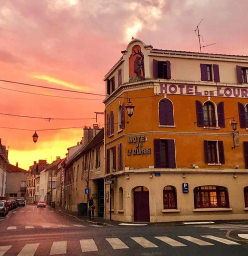 Others 5, Hotel de l'Ours, Seine-et-Marne