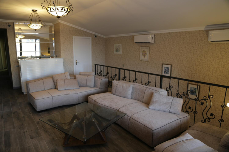 Others 5, Hotel 12 Tve, Mtskheta