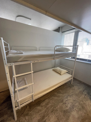 Room 5, Phoenix Inn, Minato