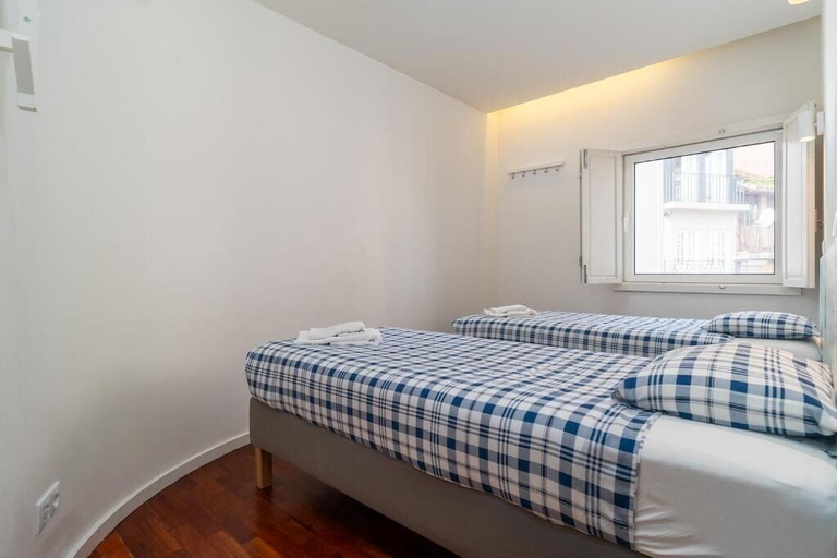 Room 4, Oporto Riverside Rooftop, Porto