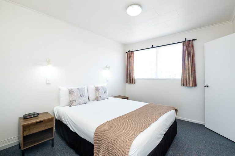 Bedroom 2, Chevron Motel, Taupo