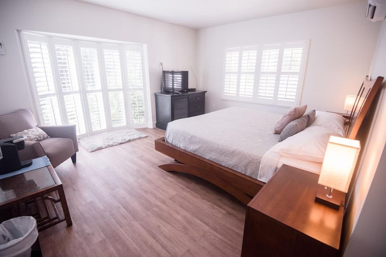 Others 5, The Drift Hotel, Broward