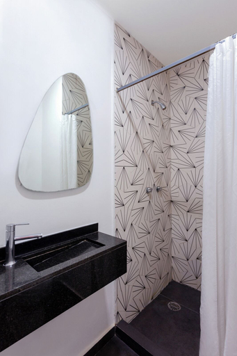 Bathroom 5, Suites Alcazar, Mexico City