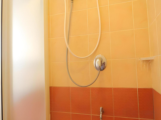 Bathroom 4, Pannee Lodge Khaosan (SHA Plus), Phra Nakhon
