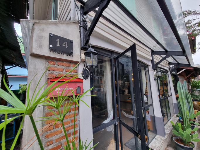 Others 2, Troksilp Cafe&Bar, Phra Nakhon