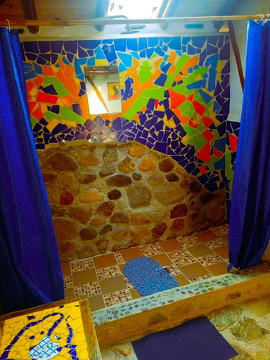Bathroom 3, Hotel La Casa de Francois, Isnos